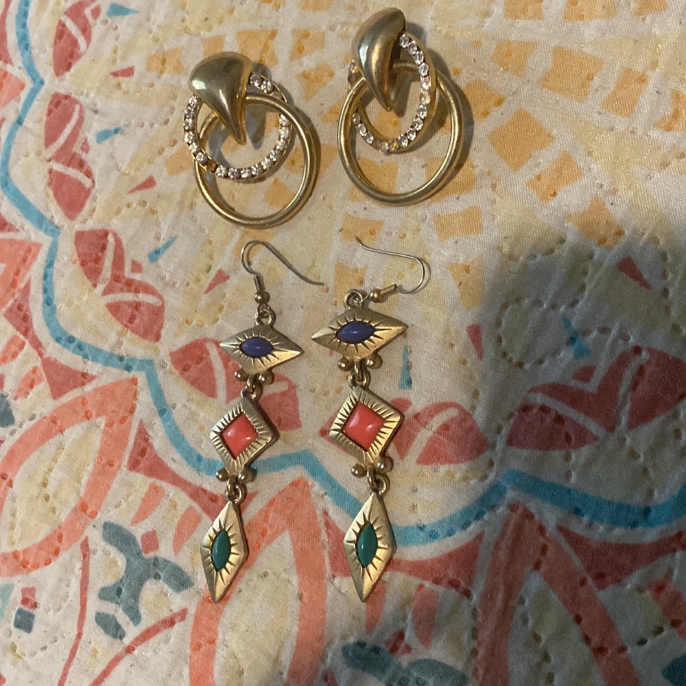 earring - Picture 2 of 2